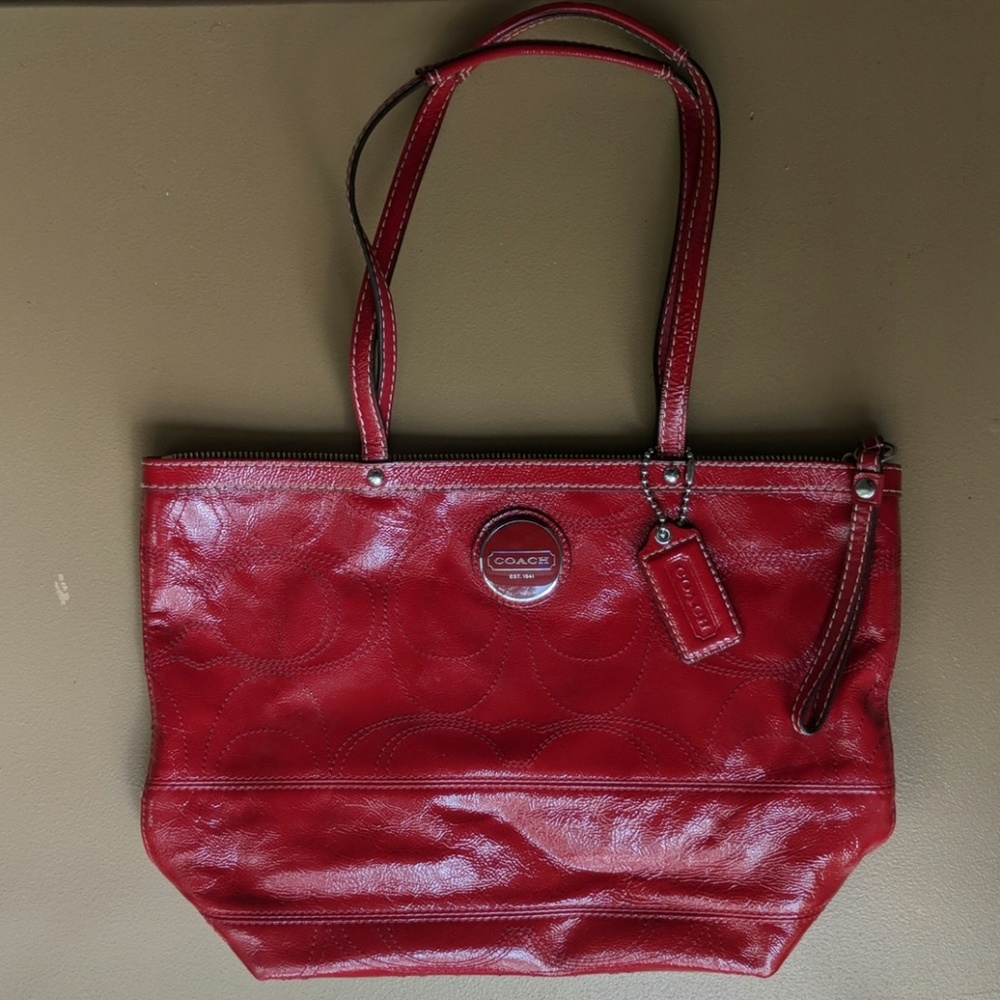 LIKE NEW COACH Red Patent Leather Medium Tote